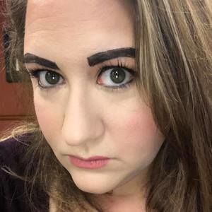 Meet your Posher, Caitlin